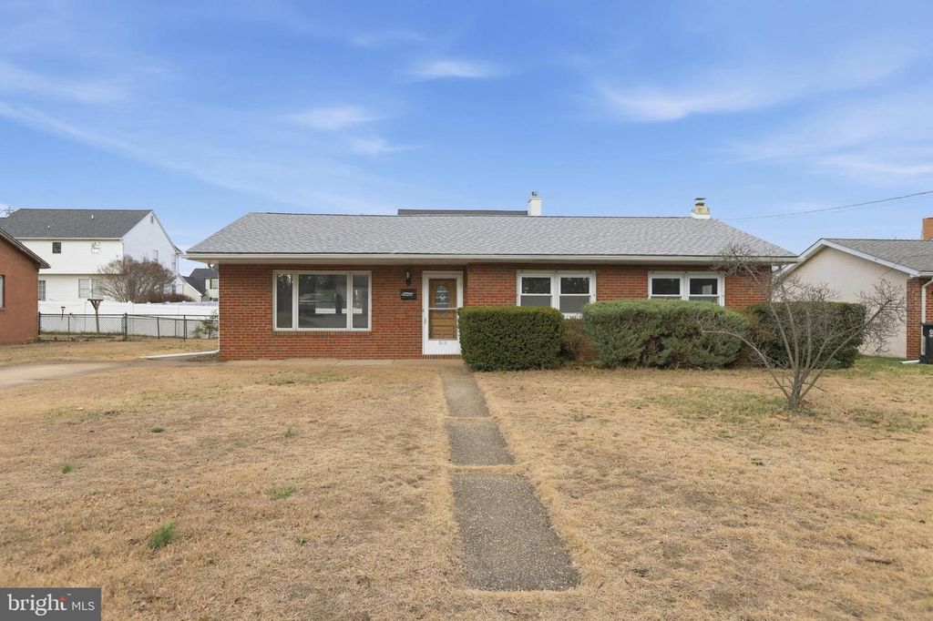 521 LEON AVE, Delran, NJ 08075