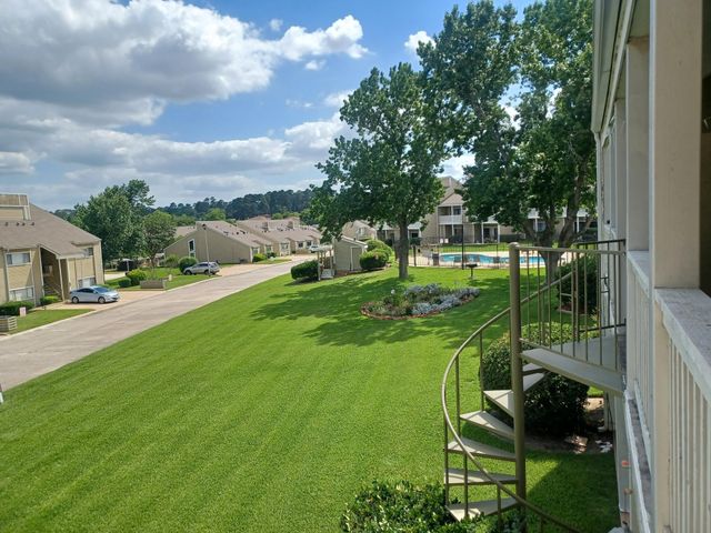 128 April Point Drive S, Conroe, TX 77356