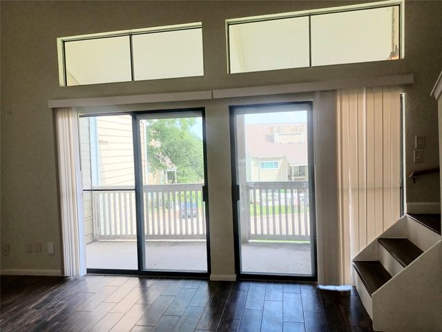 128 April Point Drive S, Conroe, TX 77356