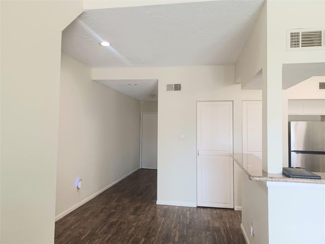 128 April Point Drive S, Conroe, TX 77356