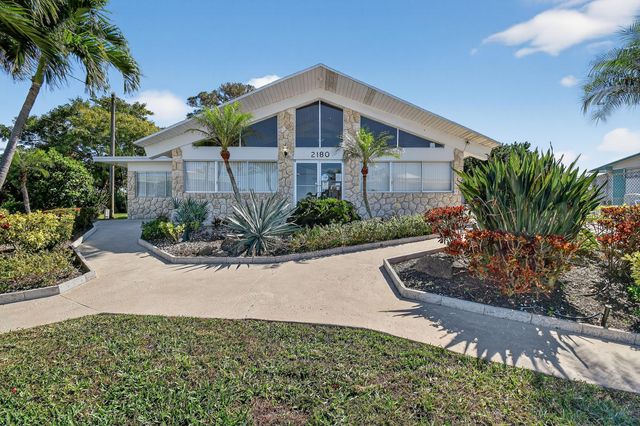 2286 Lake Osborne Drive Apt. 4, Lake Worth Beach, FL 33461