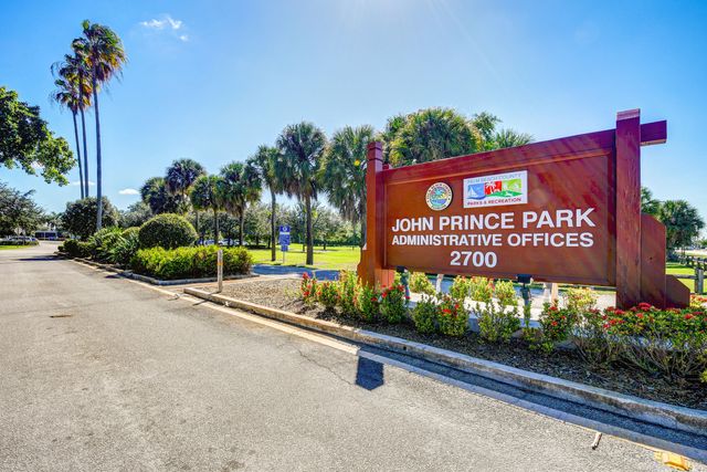 2286 Lake Osborne Drive Apt. 4, Lake Worth Beach, FL 33461