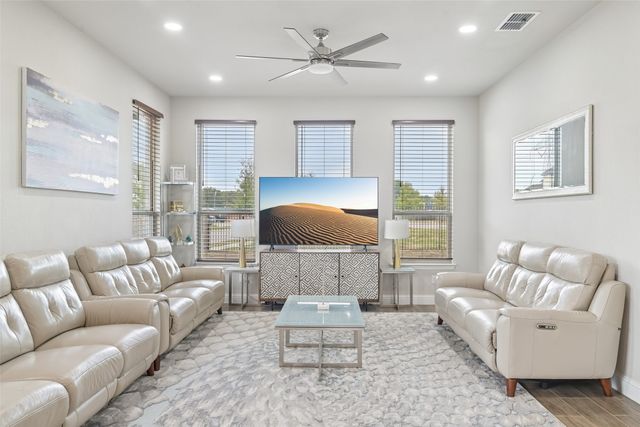 2923 Grand Lookout Lane, Arlington, TX 76001