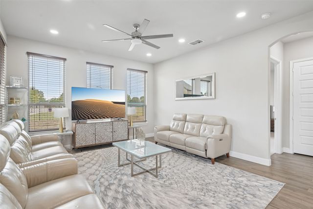 2923 Grand Lookout Lane, Arlington, TX 76001