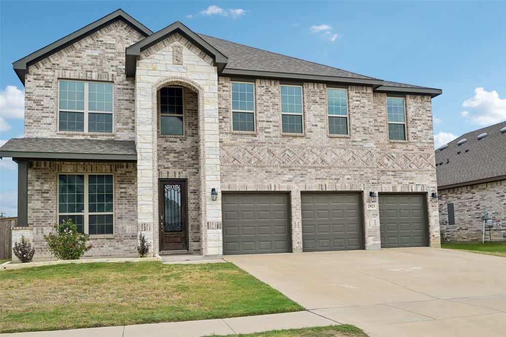 2923 Grand Lookout Lane, Arlington, TX 76001 — photo 2