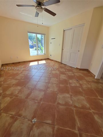 10076 NW 51st Ter, Doral, FL 33178