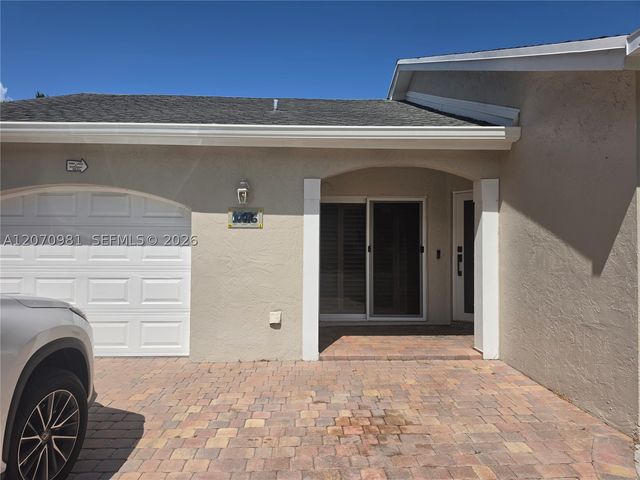 10076 NW 51st Ter, Doral, FL 33178