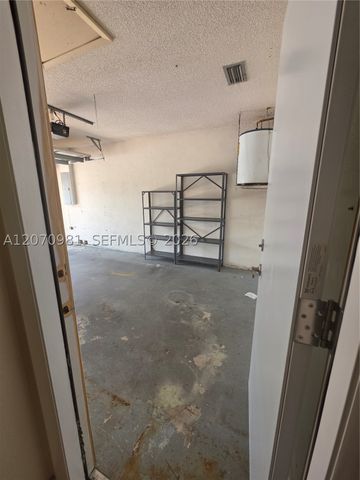 10076 NW 51st Ter, Doral, FL 33178
