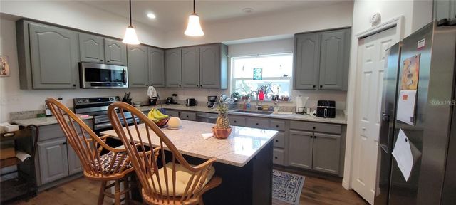 416 W HOWRY, Deland, FL 32720