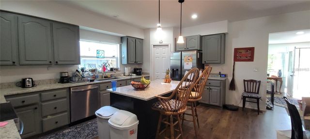 416 W HOWRY, Deland, FL 32720