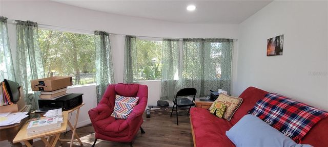 416 W HOWRY, Deland, FL 32720