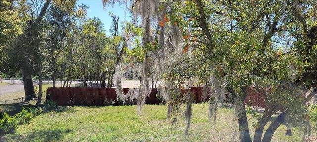 416 W HOWRY, Deland, FL 32720