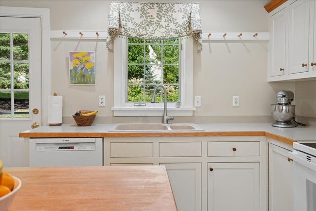 343 N Amherst Road, Bedford, NH 03110