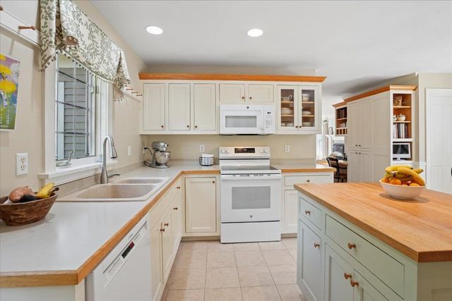 343 N Amherst Road, Bedford, NH 03110