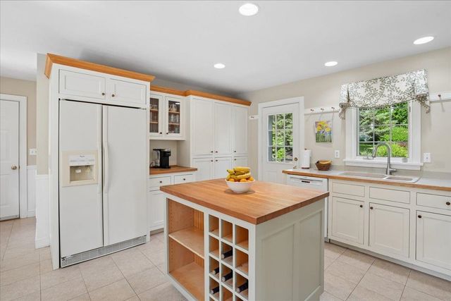 343 N Amherst Road, Bedford, NH 03110