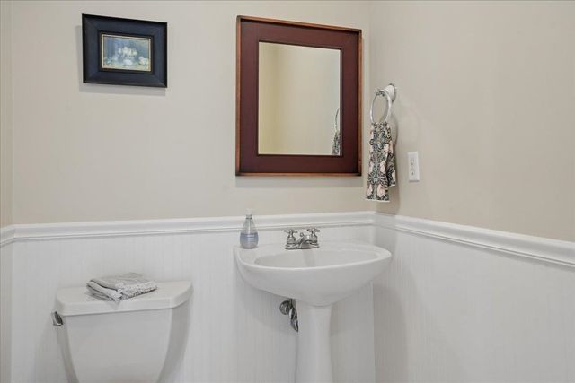 343 N Amherst Road, Bedford, NH 03110