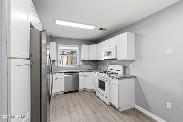 7 Branchwood Drive, Lakewood, NJ 08701