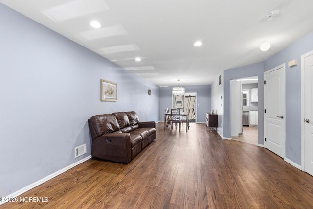 7 Branchwood Drive, Lakewood, NJ 08701