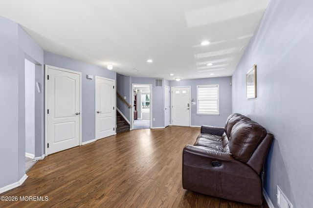 7 Branchwood Drive, Lakewood, NJ 08701