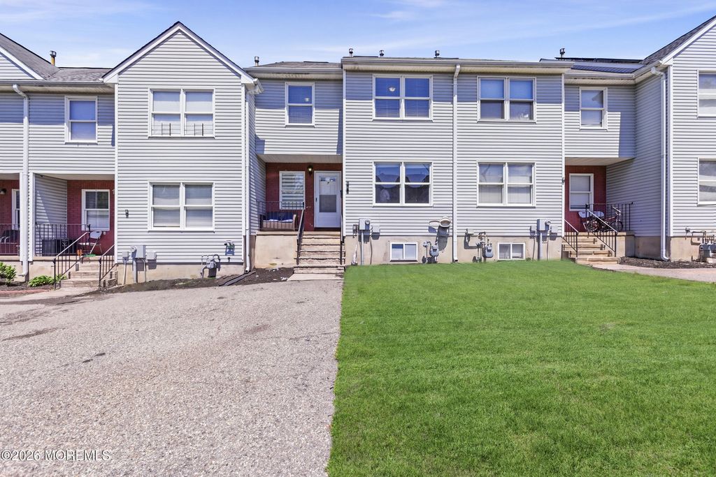 7 Branchwood Drive, Lakewood, NJ 08701