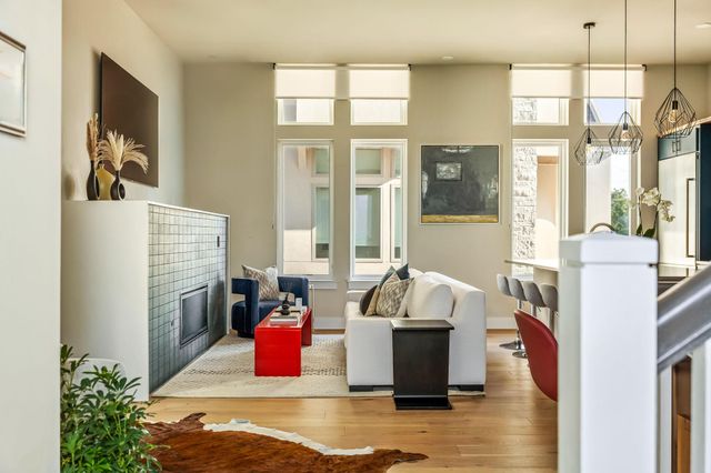 2300 Enfield RD 302, Austin, TX 78703