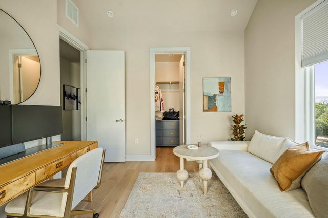 2300 Enfield RD 302, Austin, TX 78703