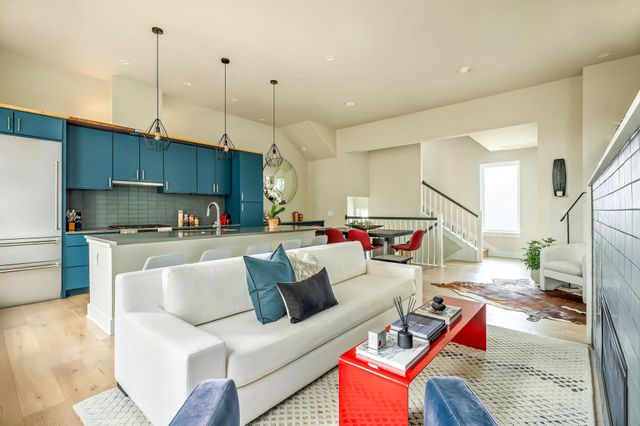 2300 Enfield RD 302, Austin, TX 78703