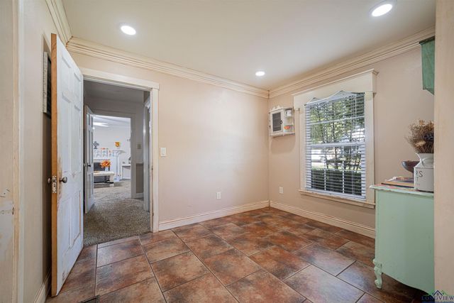 921 N Montgomery St, Gilmer, TX 75644