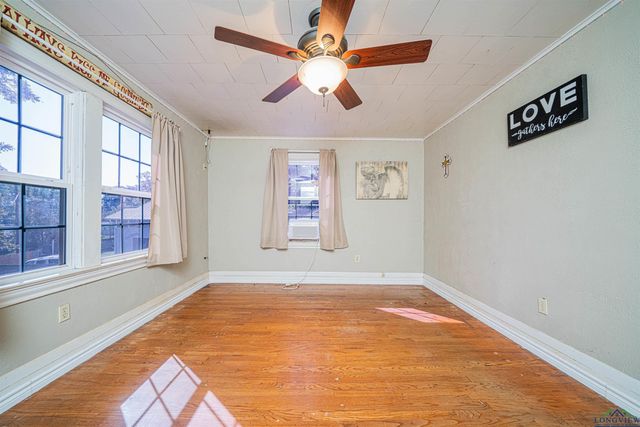 921 N Montgomery St, Gilmer, TX 75644