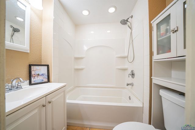 921 N Montgomery St, Gilmer, TX 75644