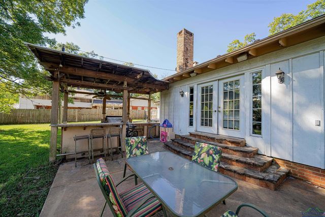 921 N Montgomery St, Gilmer, TX 75644