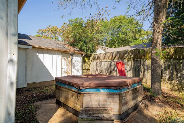 921 N Montgomery St, Gilmer, TX 75644