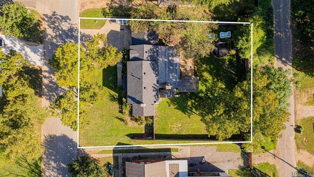 921 N Montgomery St, Gilmer, TX 75644