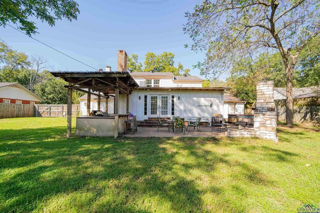 921 N Montgomery St, Gilmer, TX 75644