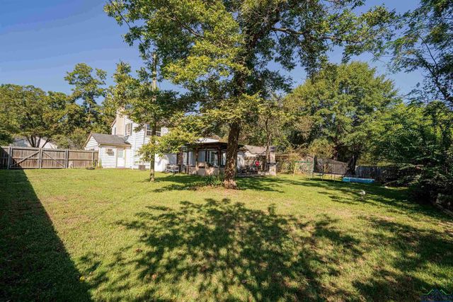 921 N Montgomery St, Gilmer, TX 75644