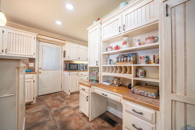 921 N Montgomery St, Gilmer, TX 75644