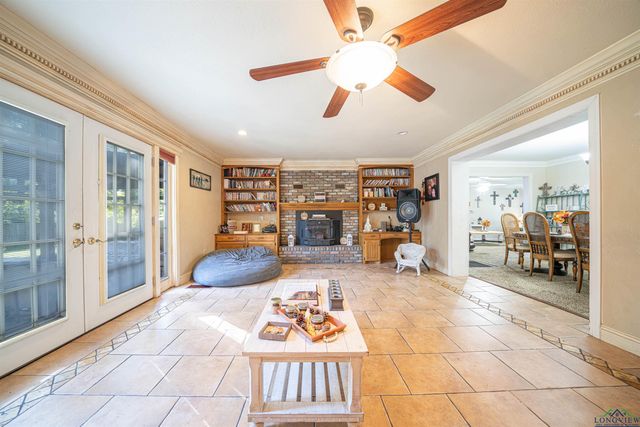 921 N Montgomery St, Gilmer, TX 75644