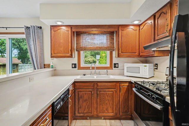 10869 Del Rey Drive, Osceola, IN 46561