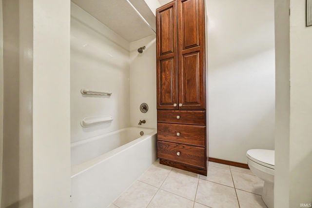 10869 Del Rey Drive, Osceola, IN 46561