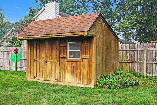 10869 Del Rey Drive, Osceola, IN 46561