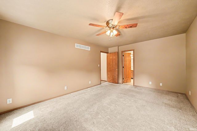 10869 Del Rey Drive, Osceola, IN 46561
