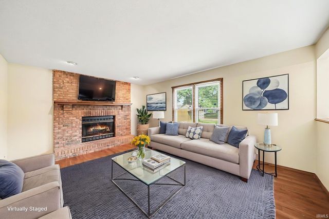 10869 Del Rey Drive, Osceola, IN 46561