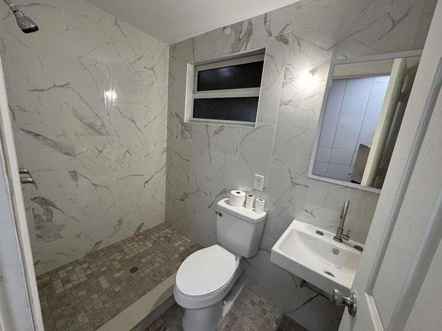 3350 Powerline Road 2, Fort Lauderdale, FL 33309