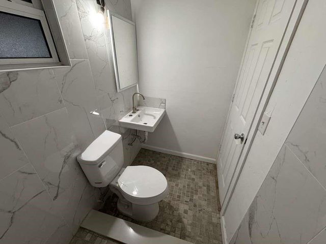 3350 Powerline Road 2, Fort Lauderdale, FL 33309