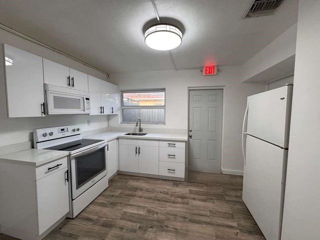 3350 Powerline Road 2, Fort Lauderdale, FL 33309