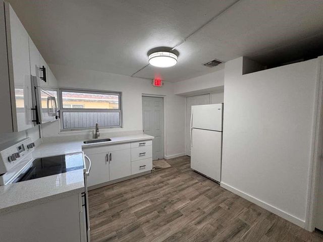 3350 Powerline Road 2, Fort Lauderdale, FL 33309