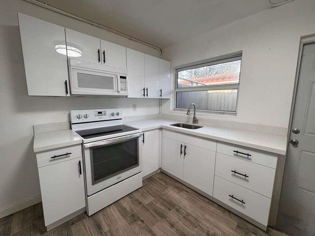 3350 Powerline Road 2, Fort Lauderdale, FL 33309