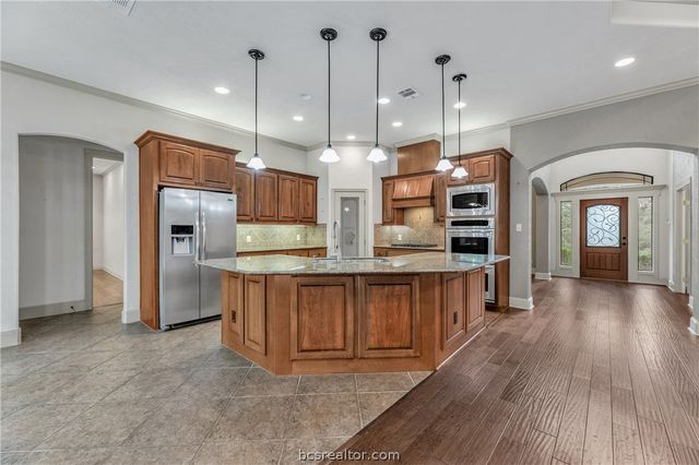 3926 Austins Estates Drive, Bryan, TX 77808