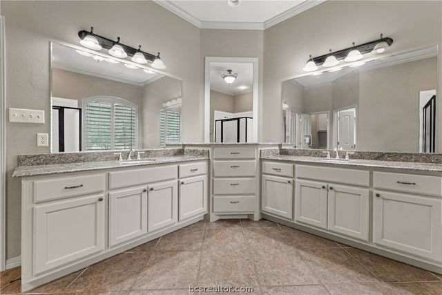 3926 Austins Estates Drive, Bryan, TX 77808