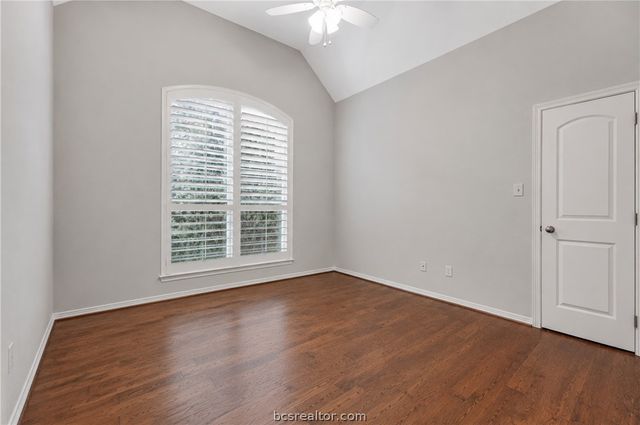 3926 Austins Estates Drive, Bryan, TX 77808